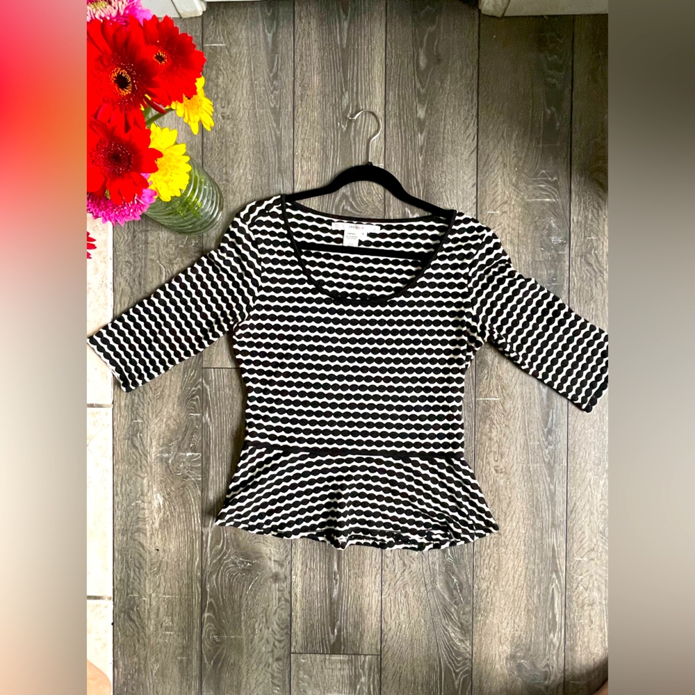 STUDIO M. Size: M. Peplum blouse, 3/4 sleeves. Worn once! Like new🌸